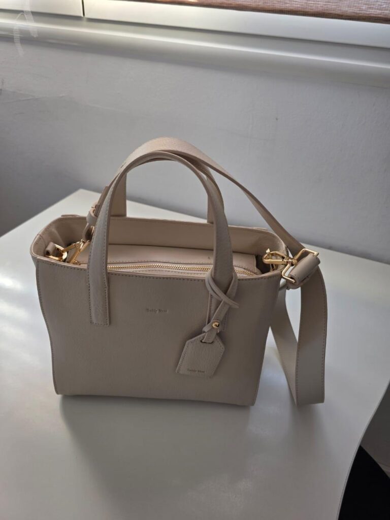 Image #1 from Daria Langley