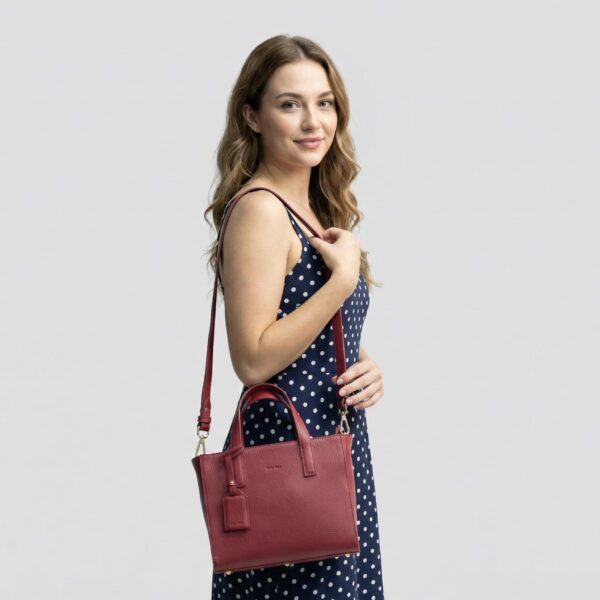 Aria Shoulder Bag red - shoulder wear